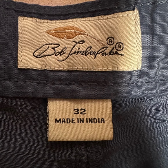 Men's Blue Cargo Shorts. Bob Timberlake brand. Size 32 waist. - Picture 5 of 6